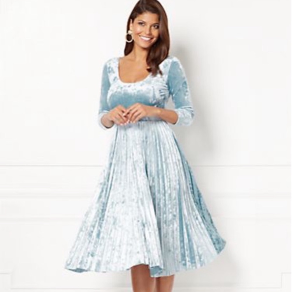 Eva Mendes crushed blue velvet dress